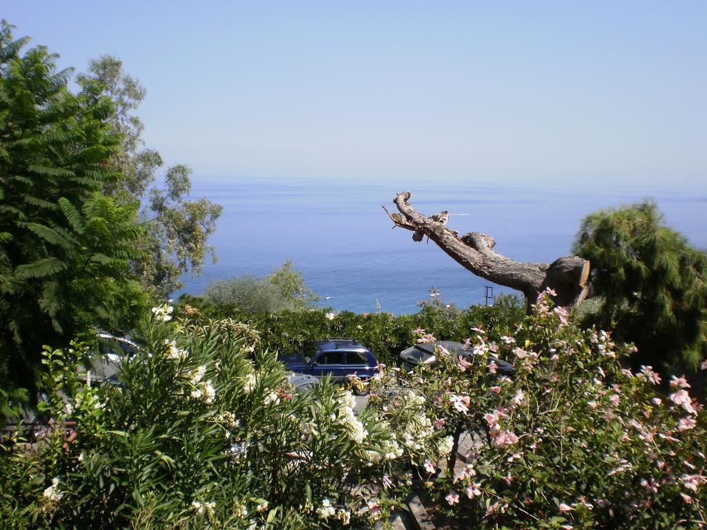 Poggio Del Sole Appartement Letojanni Buitenkant foto